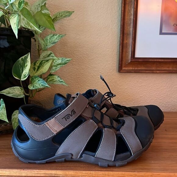 Teva Men’s Flintwood Sandal 9 EUC - Picture 2 of 10